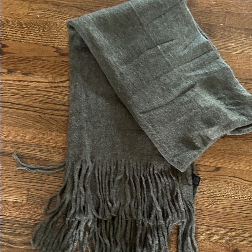 Steve Madden Gray Scarf with Fringe